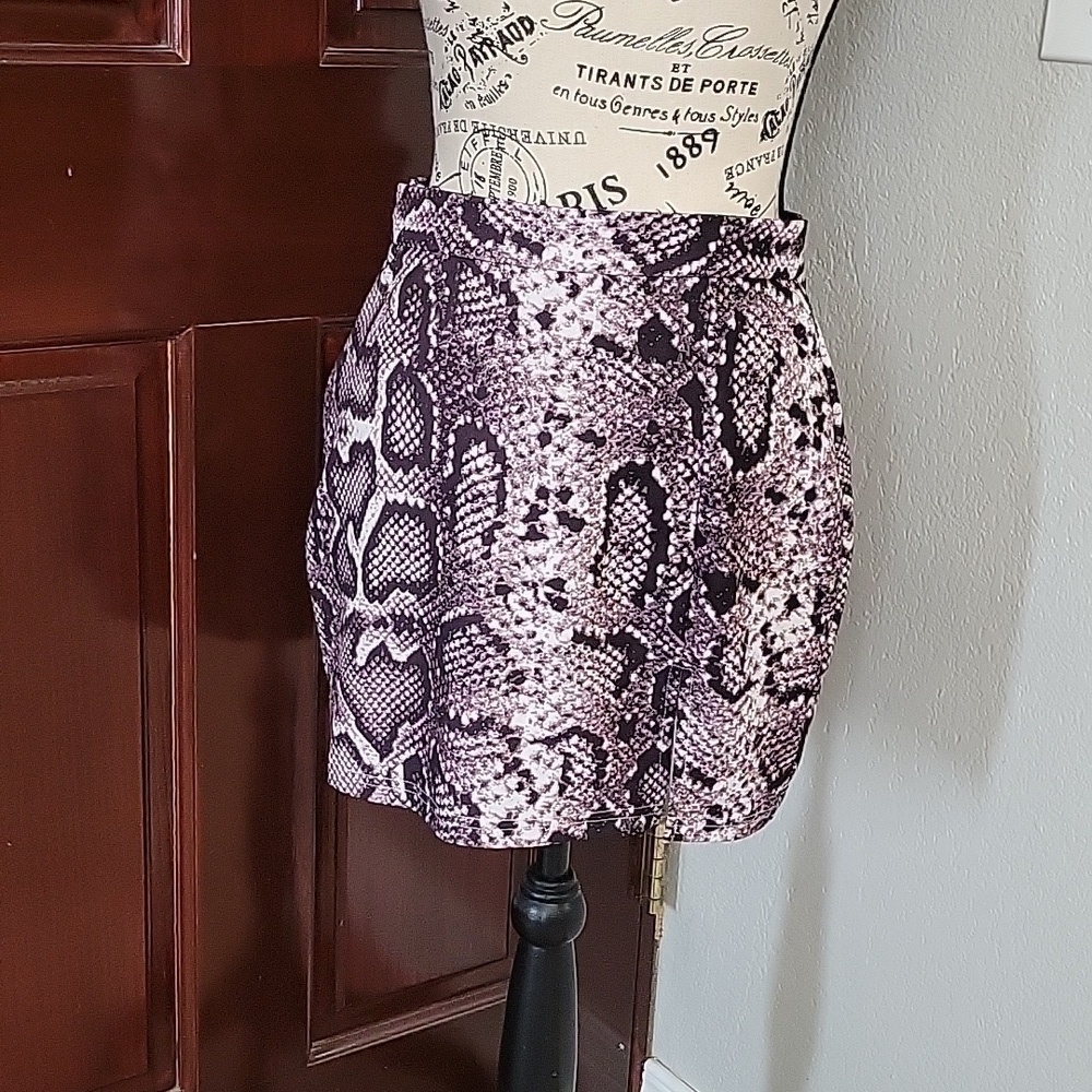 Snakeskin Print Mini Skirt Size Small